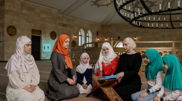 Bridging Faith and Technology: Top Islamic Apps and Quran Reciters for 2025