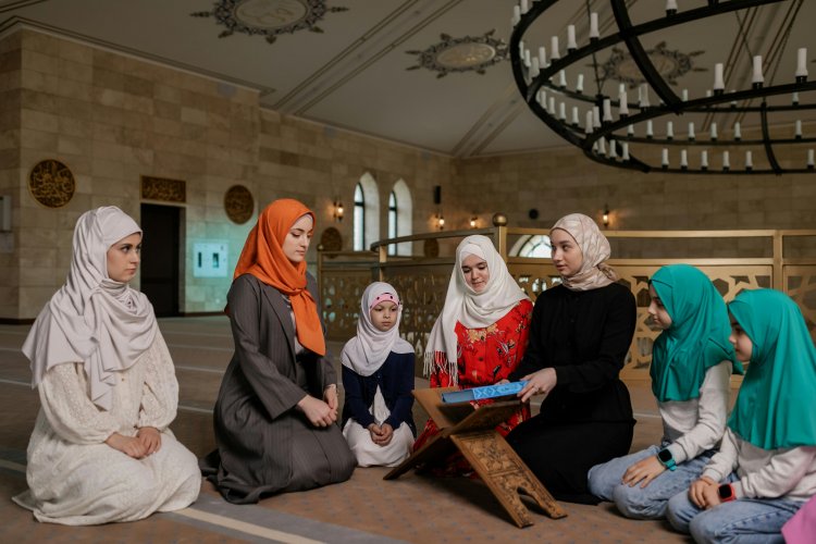 Bridging Faith and Technology: Top Islamic Apps and Quran Reciters for 2025